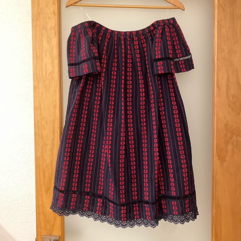 Off-the-shoulder Embroidered Casual Dress